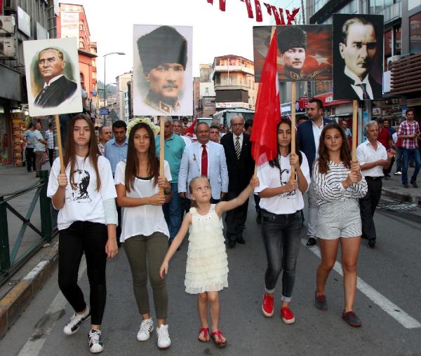 Zonguldak'ta 'Zafer Bayramı ve teröre lanet yürüyüşü'