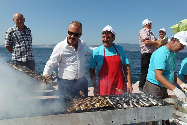 Balık Festivali'nde 8 bin kişiye balık ekmek ziyafeti