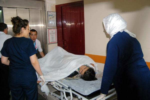 Nizip'te Suriyeliler arasında bıçaklı kavga: 2 yaralı