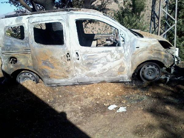Adıyaman'ın Sincik İlçesi'nde hafif ticari araç kundaklandı