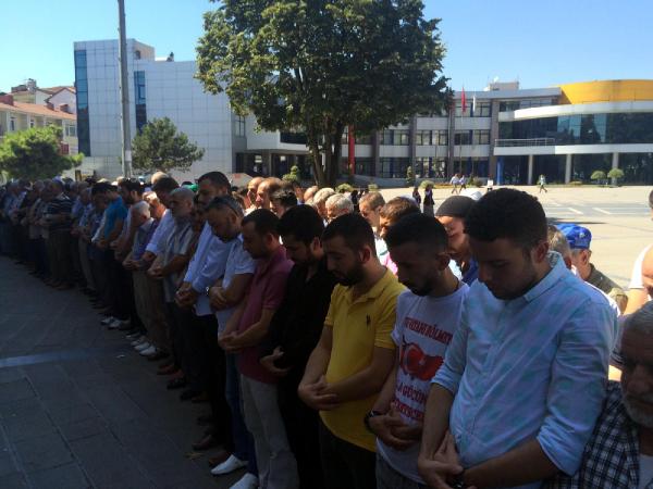 Düzce'de Yunus Koca için gıyabi cenaze namazı kılındı