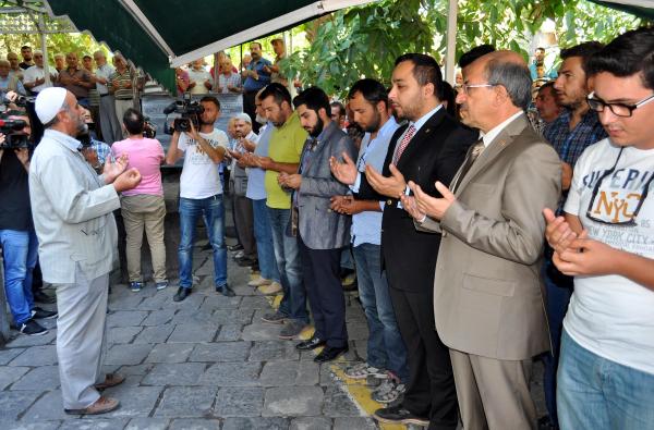Diyarbakır’da öldürülen AK partili için Kayseri’de gıyabi cenaze namazı