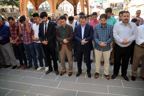 AK Partili başkan için Sivas ve Tokat’ta gıyabi cenaze namazı kılındı