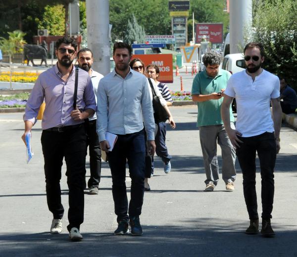 Diyarbakır'da tutuklanan İngiliz gazeteciler: PKK ve IŞİD'le alakamız yok, sadece gazeteciyiz (2)