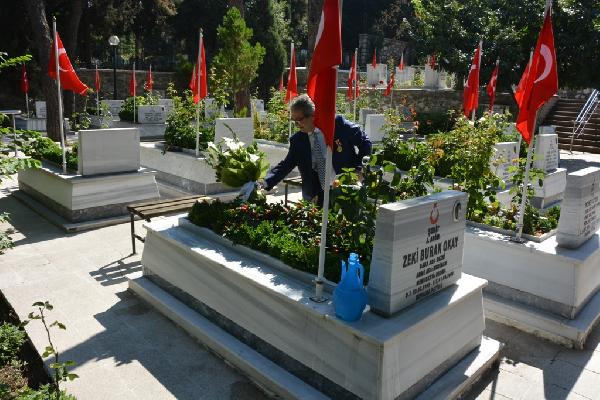 Şehit babası Okay: Terörle Kürtleri ayırt etmemiz gerekiyor