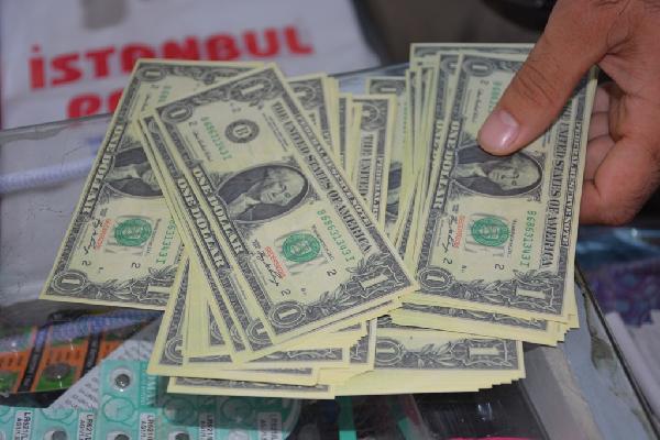 Düğün sahte dolarları yok satıyor