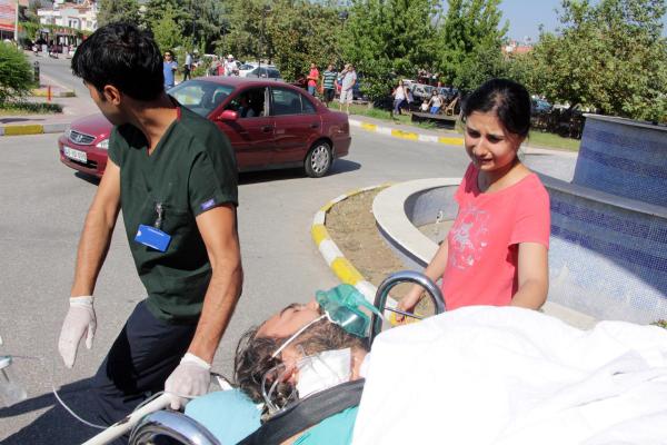 Ambulans helikopterdeki eşini gözyaşlarıyla uğurladı