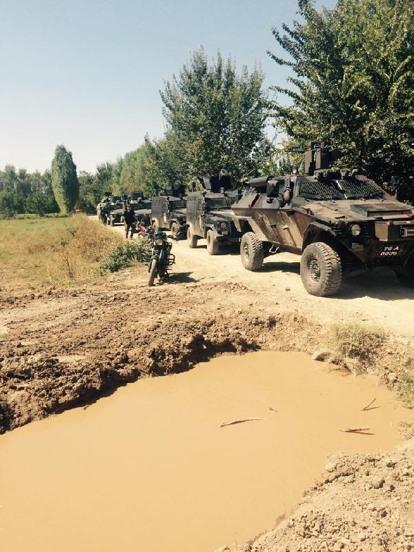 Şehit polis, bir hafta önce ölen annesinin yanına defnedildi (2)