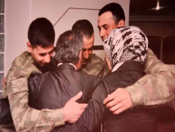 Yaralı Uzman Çavuş'un ailesi Ankara'ya gitti