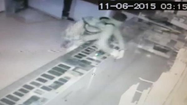 "1 dakikada hırsızlık" güvenlik kamerasında...