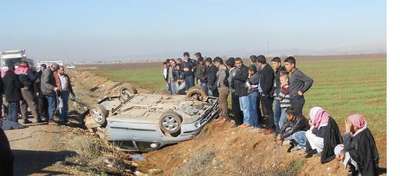 Şanlıurfa’da devrilen otomobilin sürücüsü yaralandı