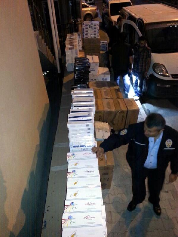 Hafif ticari araçtan 22 bin 500 paket kaçak sigara çıktı