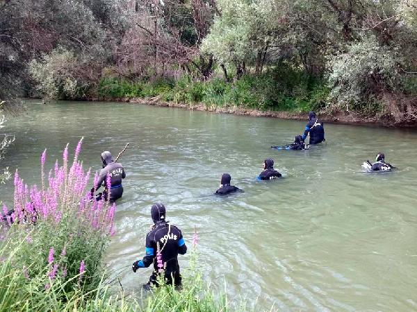 Tomarza'da ırmakta kaybolan gençten ümit kesildi