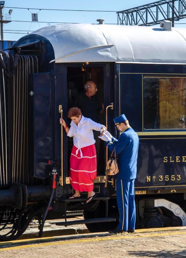 In Pictures: Orient Express welcomed with folk dance show in Turkey’s western province