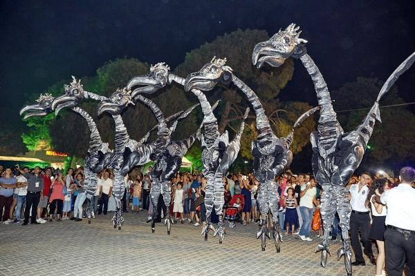 Dinozorlar Fuarı bastı