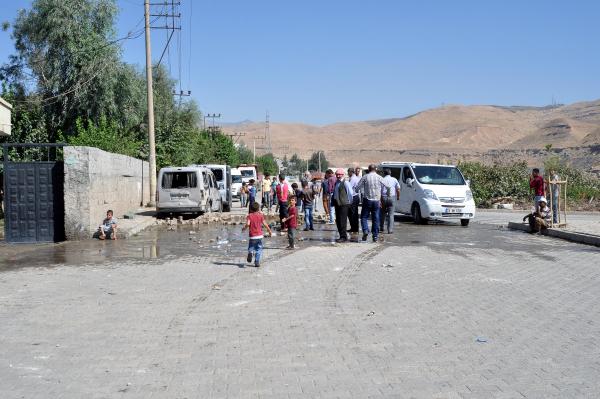 Cizre'de askeri konvoya bombalı saldırı