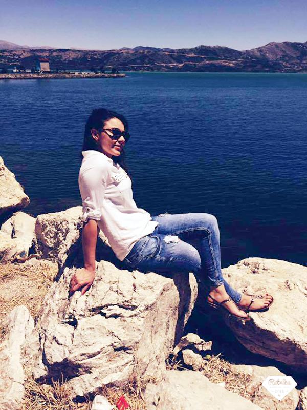 Otomobil ağaca çarptı, Ayşegül öldü