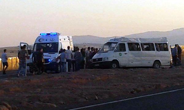 Tomarza'da trafik kazası: 13 yaralı