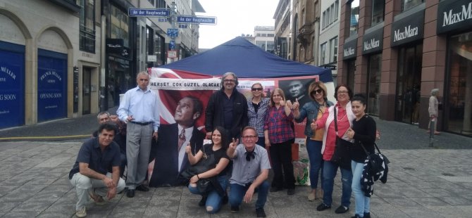 İmamoğlu için Frankfurt'ta stant kurdu