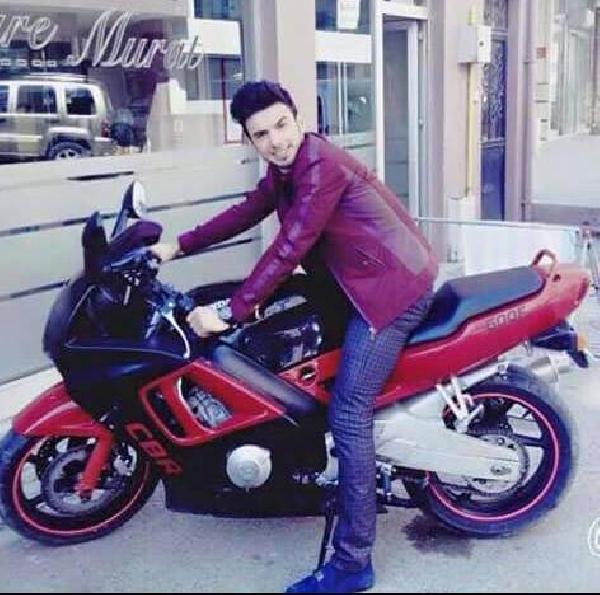 Otomobile çarpan motosikletin sürücüsü öldü