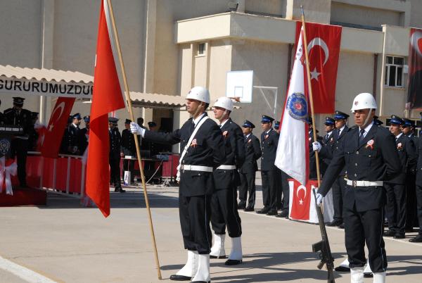 Diyarbakır’da 839 polis adayı mezun oldu