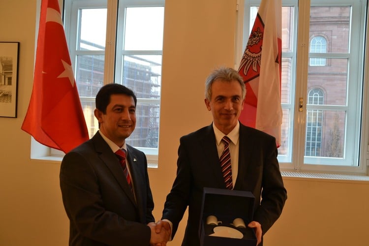 Türklerle birlikte gelişeceğiz