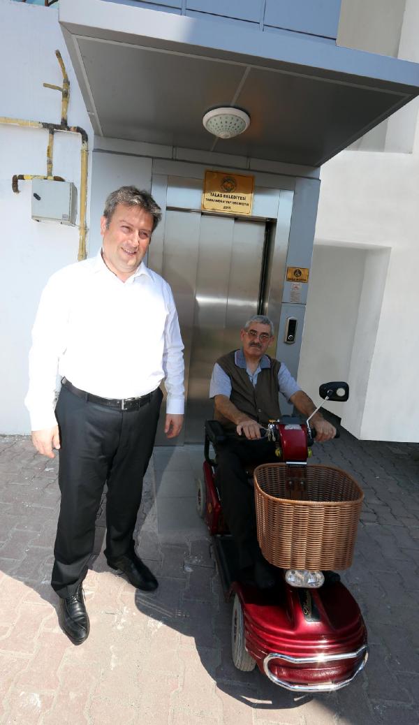 Talas’ta camilere engelli ve yaşlılar için asansör