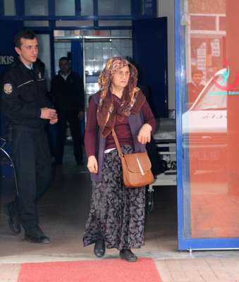 Arazi anlaşmazlığı kavgasında komşusunu bıçakladı
