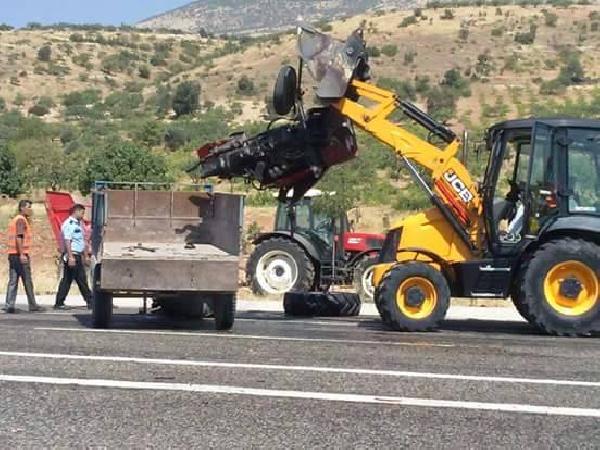 TIR’ın çarptığı traktörün sürücüsü yaralandı