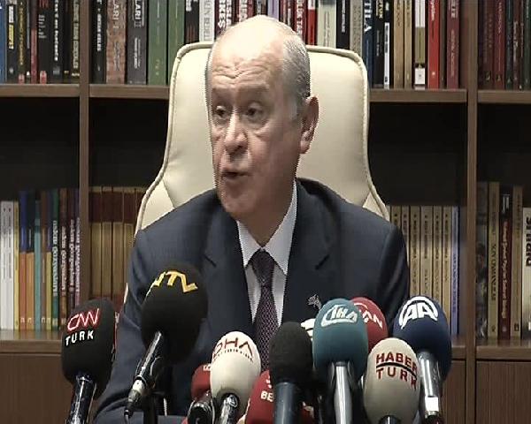 Devlet Bahçeli gazetecilerin sorularını yanıtladı