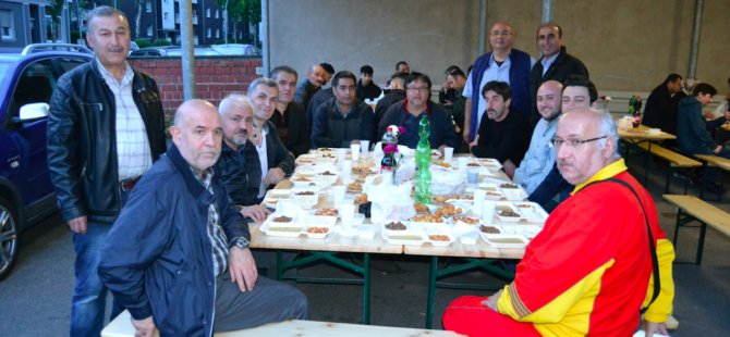 Gurbetçiler iftarda buluştu