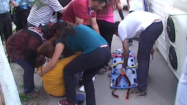 Hasta almaya giden ambulans kavşakta otomobil ile çarpıştı: 4 yaralı
