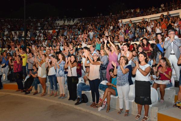 Boğaziçi Caz Korosu, İzmirliler'i coşturdu