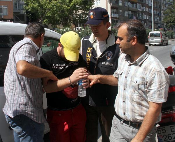 ATM cihazına düzenek yerleştirirken suç üstü yakalandı