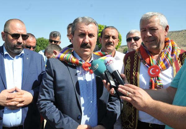 Destici: Nasıl oluyor da adına zırhlı denen araçlar bir roketatarla, bir mayınla patlıyor?
