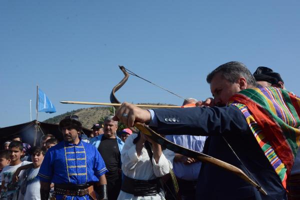 Destici: Nasıl oluyor da adına zırhlı denen araçlar bir roketatarla, bir mayınla patlıyor? (2)