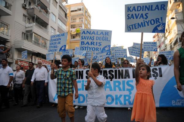Antalya Barış Bloku, savaşa karşı yürüdü