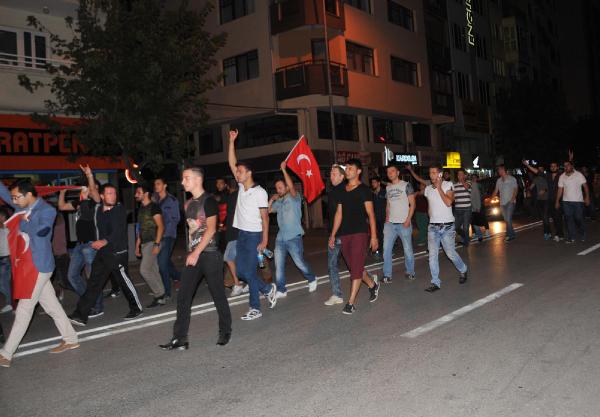 Eskişehir'de 500 araçlık konvoyla terör lanetlendi (2)