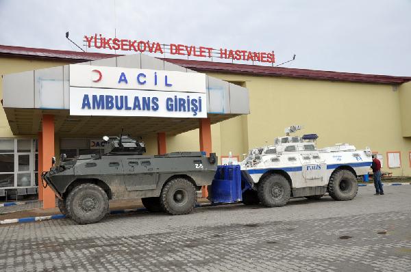 Hakkari ve Yüksekova'da helikopter hareketliliği