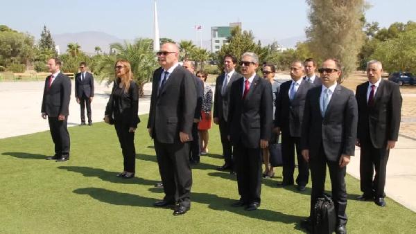 Dışişleri Bakanı Sinirlioğlu KKTC'de