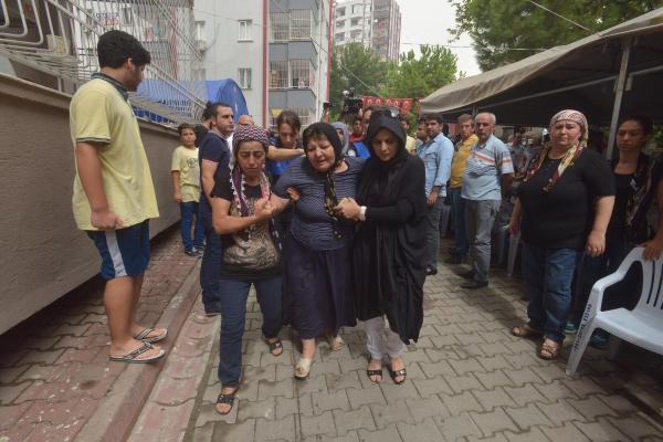 Şehit polis Turanlı'nın annesi: Oğlum merhametliydi, yoksul suçluya botunu verdi
