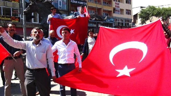 Kars'ta teröre lanet, şehide saygı yürüyüşü