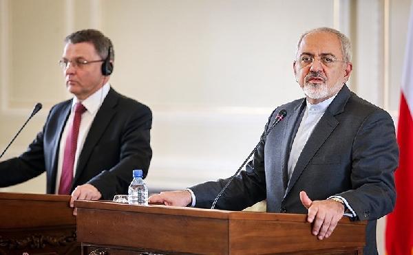 İran : Esad için şart koşanlar Suriye'de akan kandan sorumlular