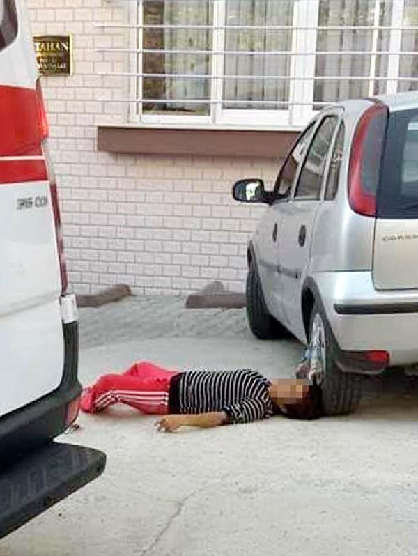 Eski eşini sokakta av tüfeğiyle vurup öldürdü