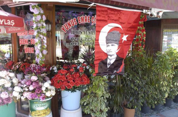 Edirne'de teröre bayraklı tepki