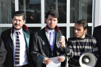 Cumhuriyet Gazetesi'nin iki yazarına suç duyurusu