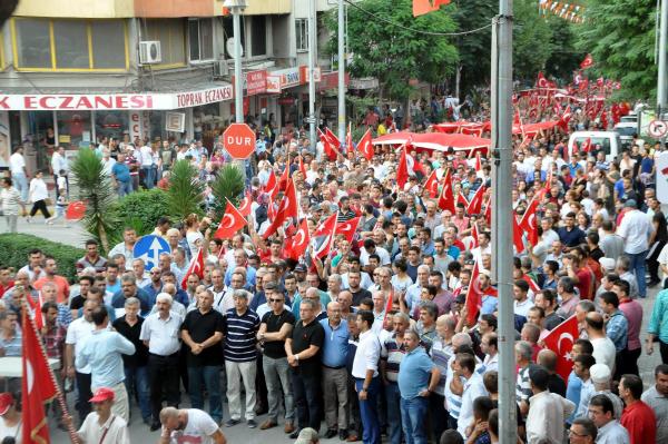 Hakkari saldırısına Soma'da 2 bin kişilik tepki yürüyüşü