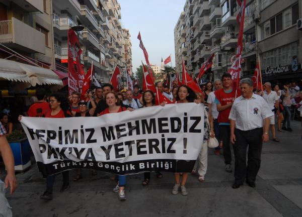İzmir'de, STK ve partiler, Dağlıca şehitleri şehitleri için yürüdü
