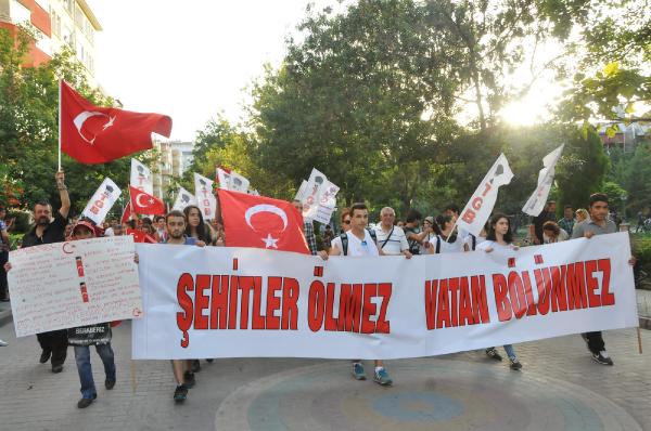 Eskişehir, Kütahya ve Bilecik'te terör saldırıları protesto edildi