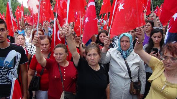 Tekirdağ'da 5 bin kişi şehitler için yürüdü